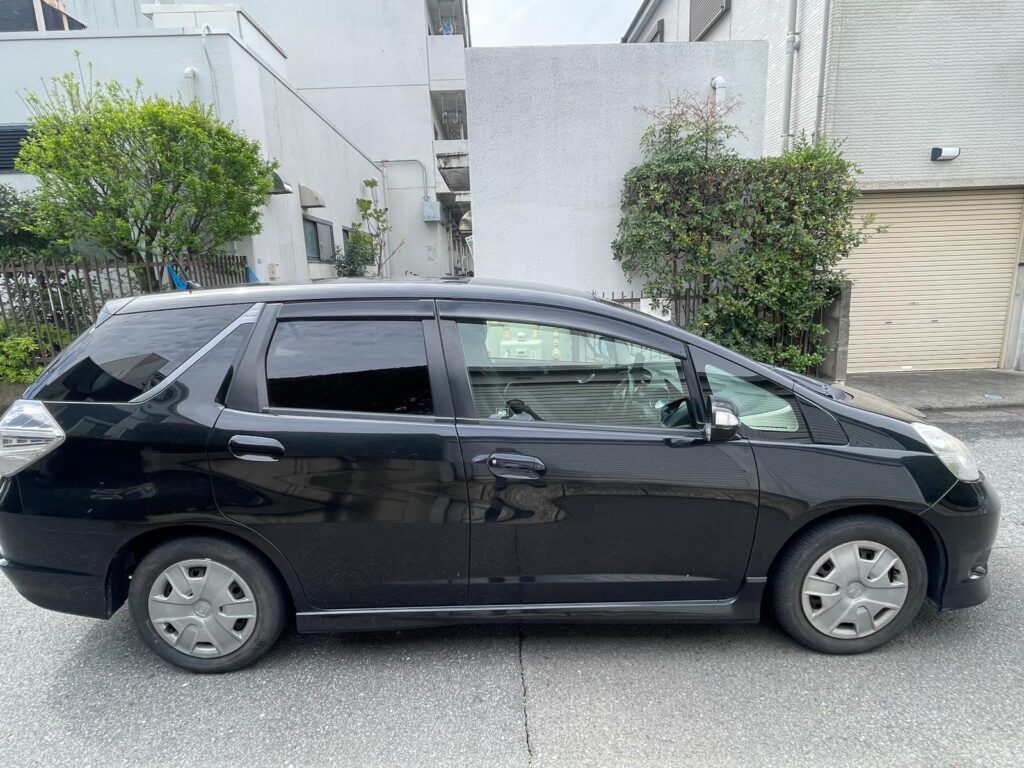 ホンダ・シャトル(ブラック)